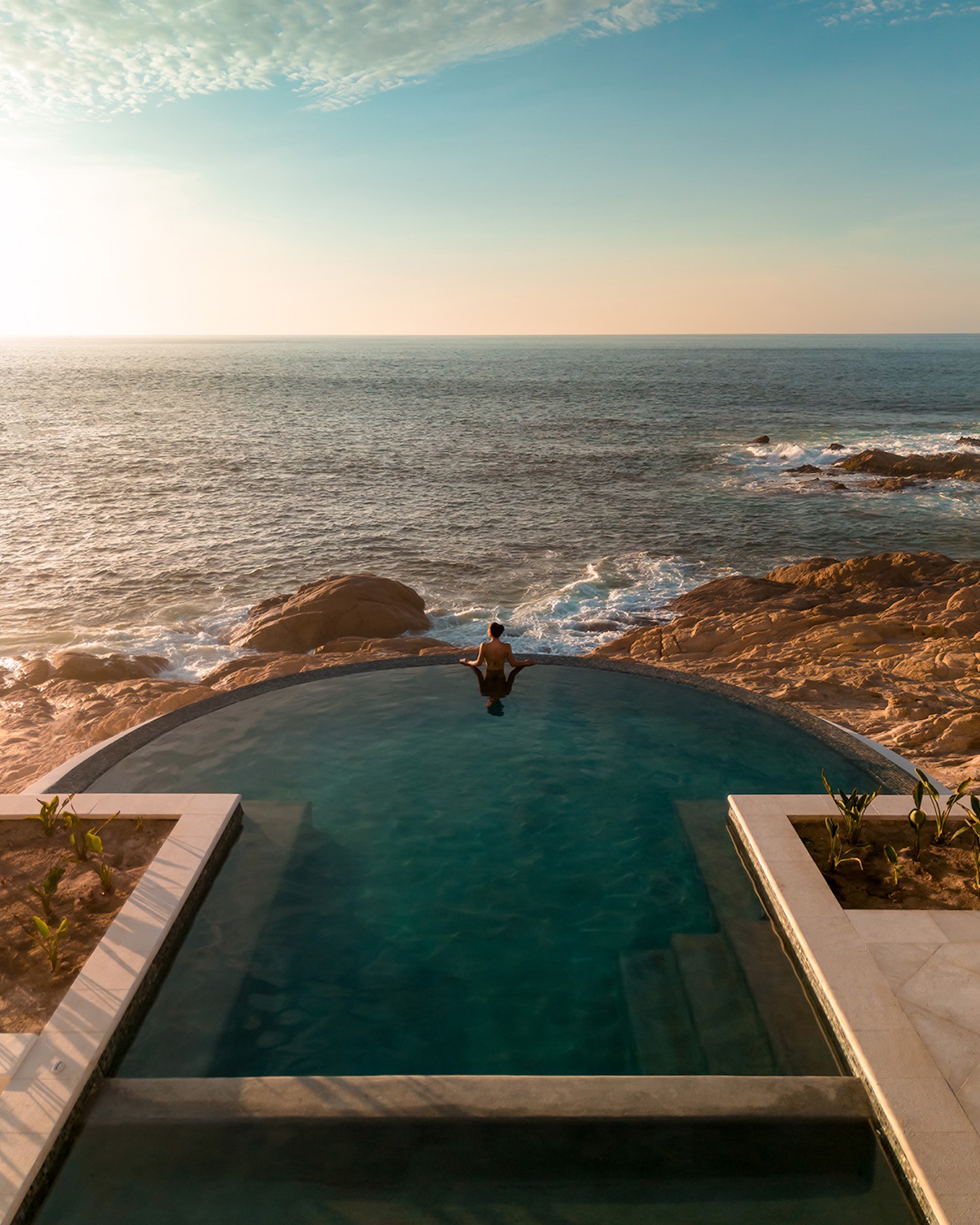 Ultra-luxury estate with infinity pool and ocean view
